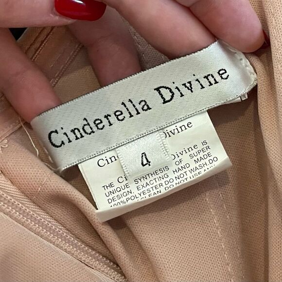 Cinderella Divine CD943 Off Shoulder Formal Prom Long Dress Mauve Size 4 - Picture 6 of 6